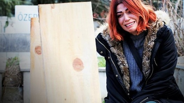 Demet Evgar Avlu dizisinden ayrıldı mı? Avlu Deniz öldü mü?