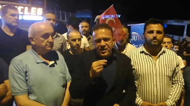 Rasim Ozan Kütahyalı'ya Beyaz TV önünde protesto ile ilgili görsel sonucu