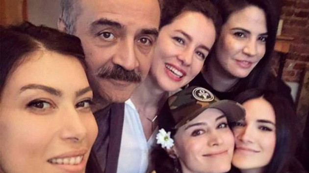 Yılmaz Erdoğan eski eşi Belçim Bilginin doğum günü partisine katıldı 36