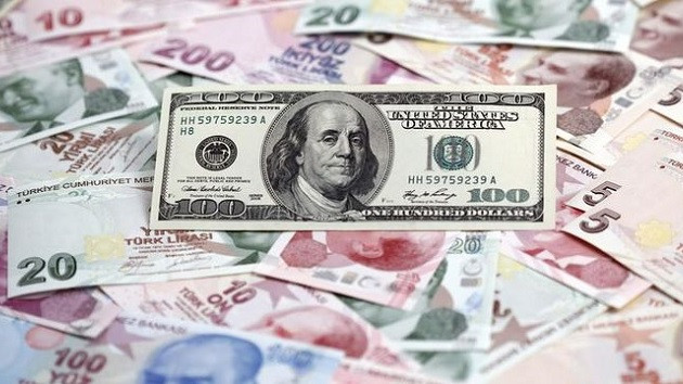 Ekonomistler Doların sabaha karşı yaşanan ani yükselişini