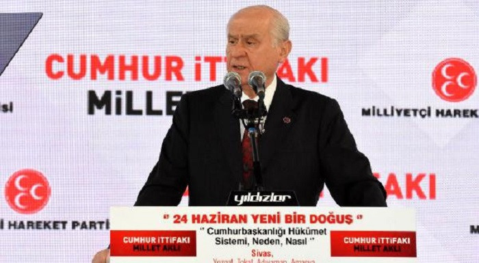 Bahceli Apolet Sokecek Muptezel Anasindan Dogmadi Medyafaresi Com