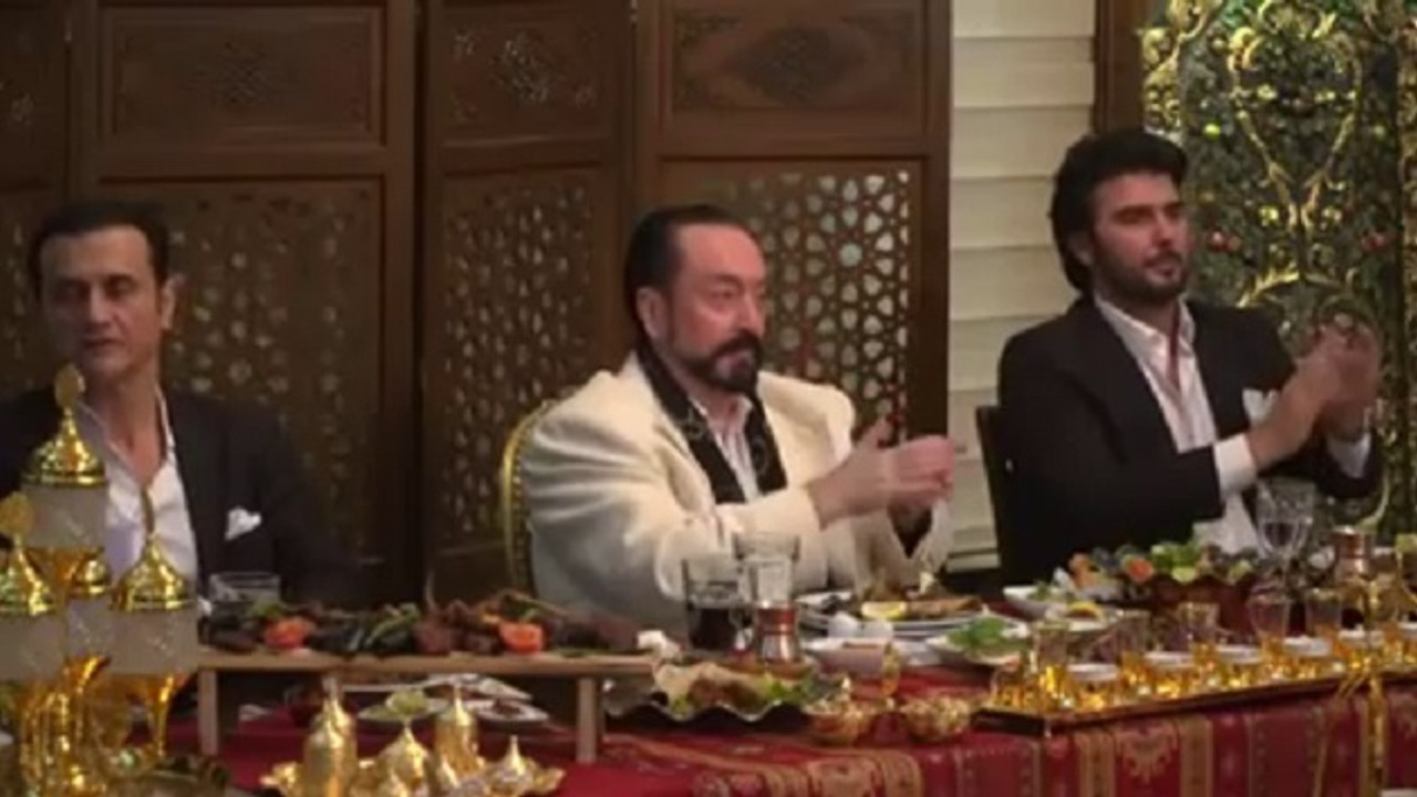 Adnan Oktar Dan Sira Gecesi Medyafaresi Com Mobil