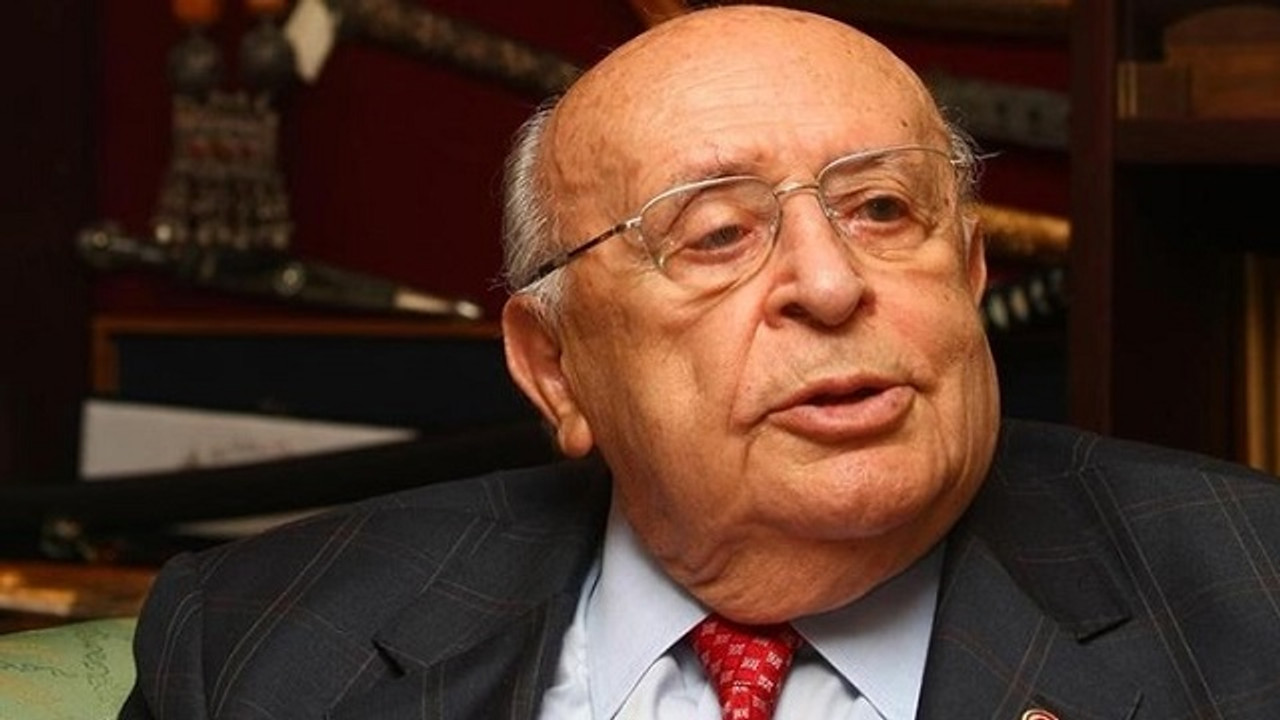 Turk Rock Muziginin Efsanevi Ismi Cem Karaca Nin Raptiye Rap Rap Sarkisindaki Gizli Mesajlar Onedio Com
