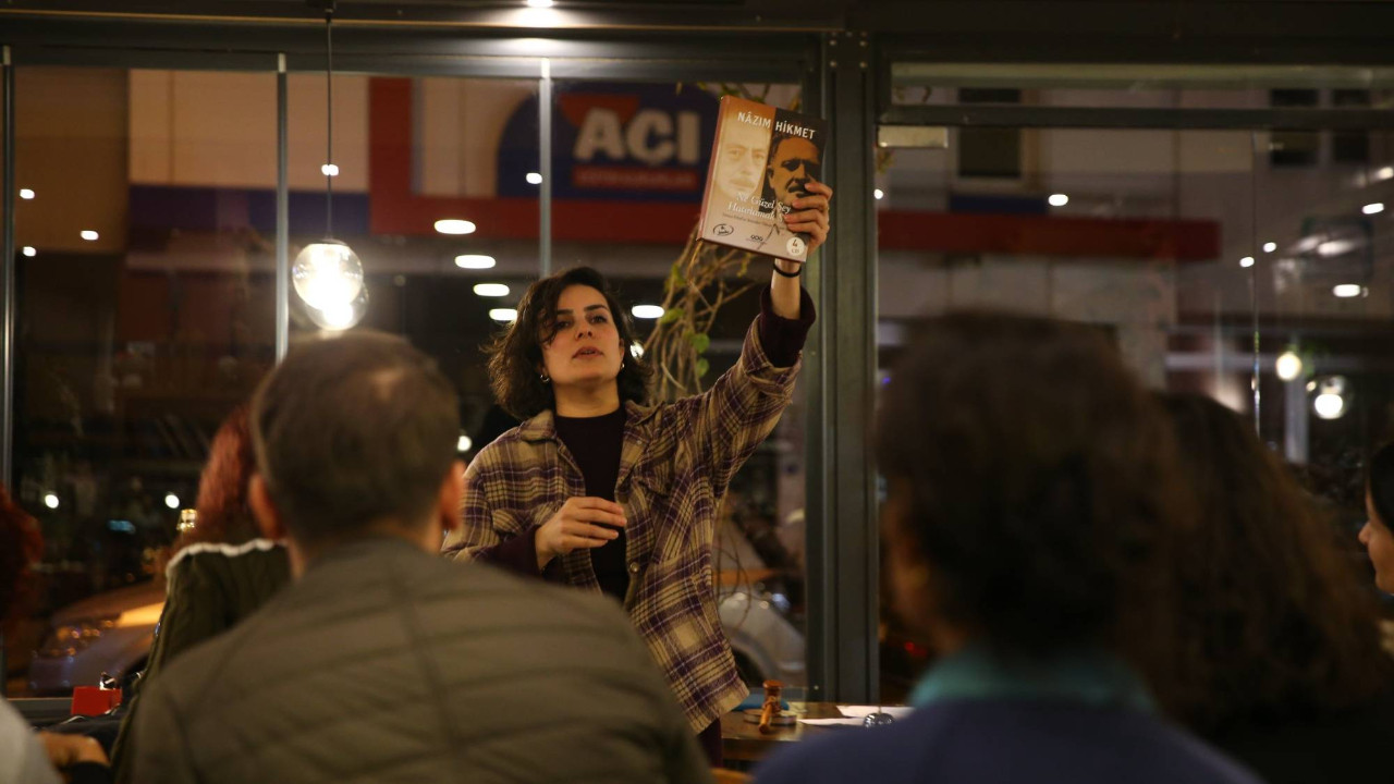 Eski sevgililerden kalan hediyeler mezatı: Atsam atamıyorum, satsam satarım