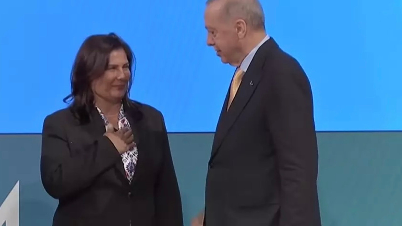 Özlem Çerçioğlu ilk kez tv100’e konuştu: Zaten Sayın Cumurbaşkanına uzak değildim… Özlem Çerçioğlu ilk kez tv100’e konuştu: Zaten Sayın Cumurbaşkanına uzak değildim…
