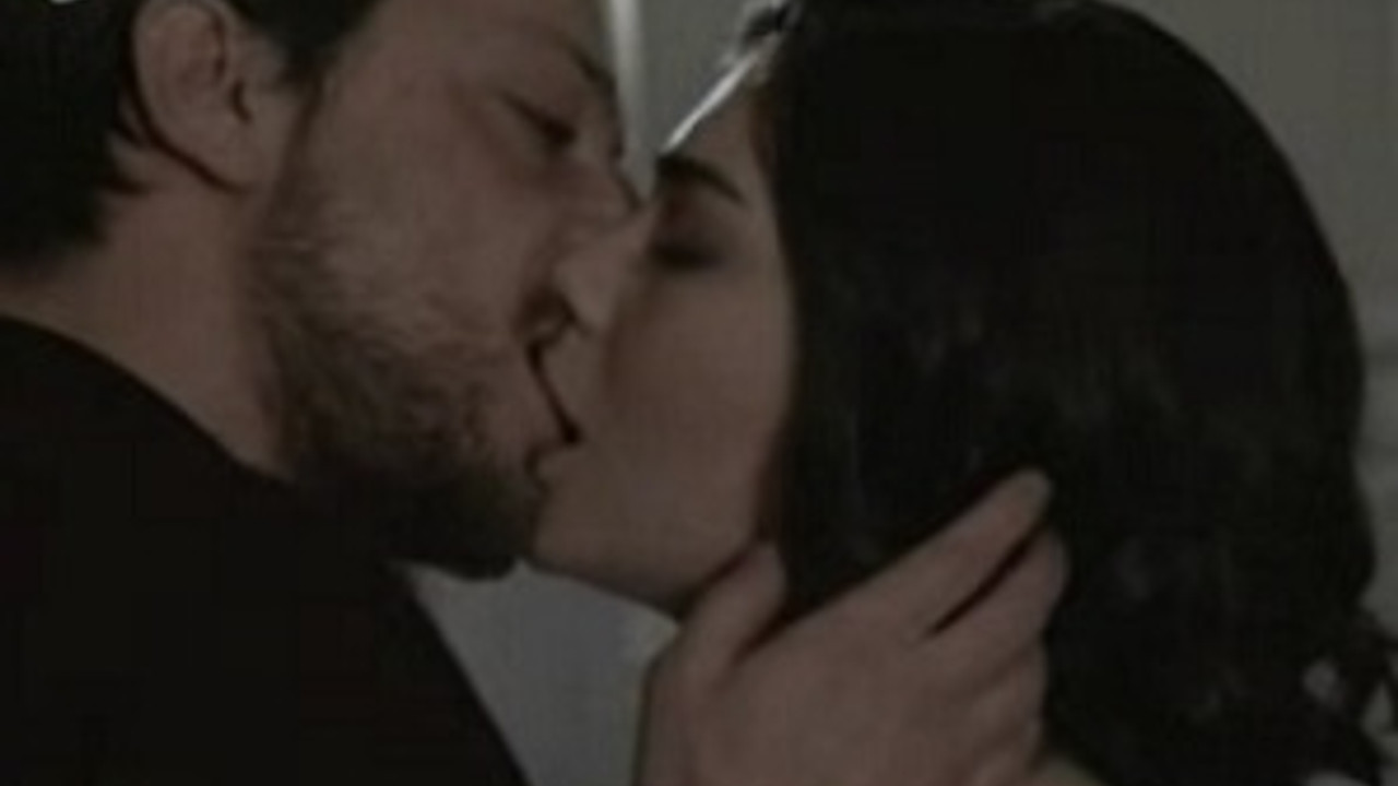 Kuzey güney kuzey zeynep öpüşme
