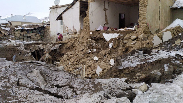 Son dakika: İran'daki 5.9‘luk deprem Van’ı vurdu: 9 ölü