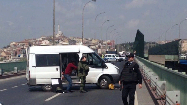 Son dakika haberleri: Bombalı paket paniği, Haliç Köprüsü ...