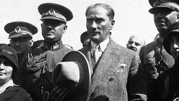 Sosyal medya hesabından Atatürk'e hakaret eden öğretmen gözaltına