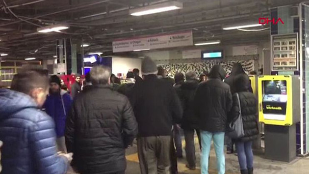 İntihar nedeniyle İstanbul'da metro seferleri durduruldu