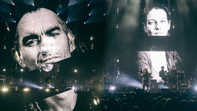 Massive Attack Konserinde Tuğba Günal Ve Birhan Erkutlu