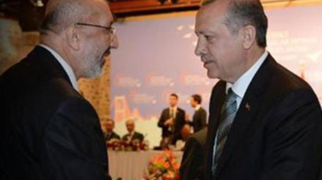Akit yazarı Dilipak'ın sonun başlangıcı yazısına Saray'dan ...