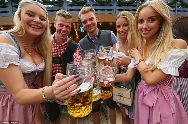 Oktoberfest çılgınlığı Münih’te başladı - Resim: 2