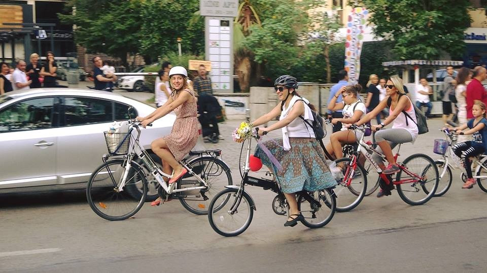 Süslü kadınlar bisiklet turuna büyük ilgi - Resim: 4