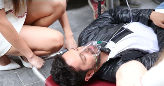 Murat Boz seksi hemşire sahnesine gelen tepkilere ne dedi? - Resim: 1