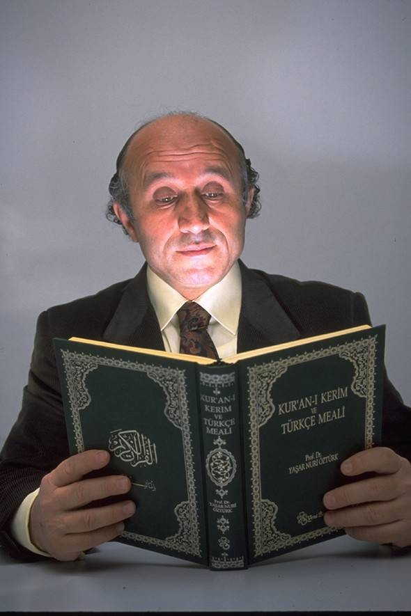 Yaşar Nuri Öztürk kimdir?
