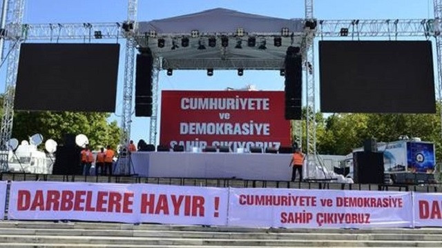 Taksim'de darbeye karşı demokrasi mitingi - Resim: 4
