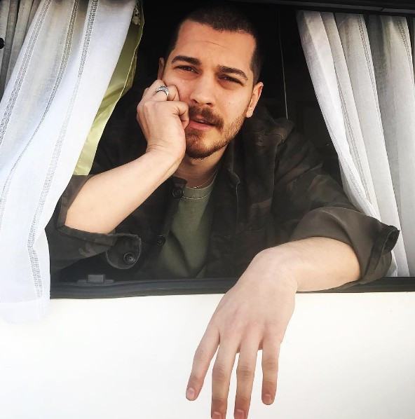 Çağatay Ulusoy Kıvanç Tatlıtuğ�a özendi! Dudak uçuklatan fiyata