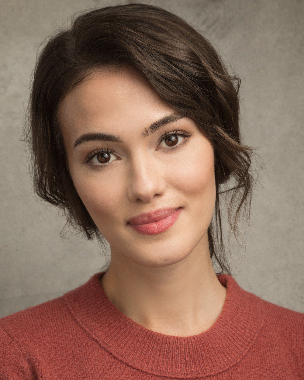 гюльпер оздемир с парень. гюльпер оздемир турецкая актриса. гульпер оздемир. гюльпер оздемир. гюльпер оздемир хазан.