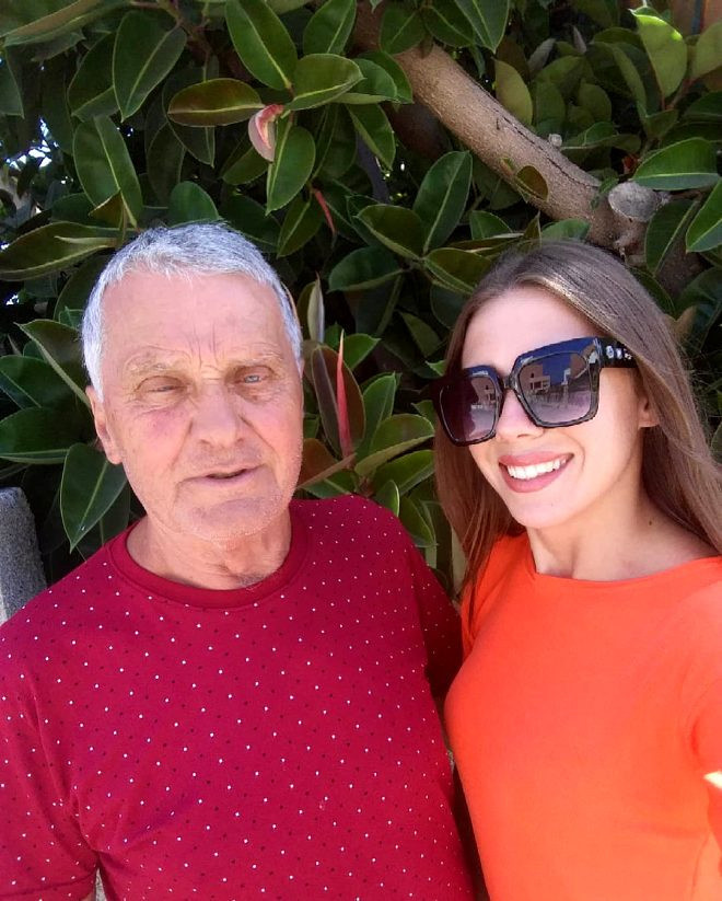 21 yaşındaki model Milijana Bozic 74�lük kocasını herkesin