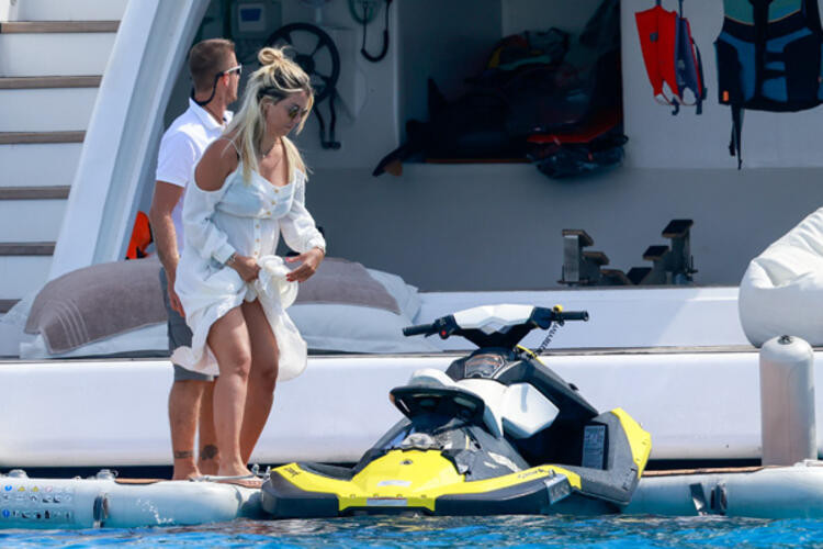 Mauro Icardi ve Wanda Nara çiftinin lüks tatili