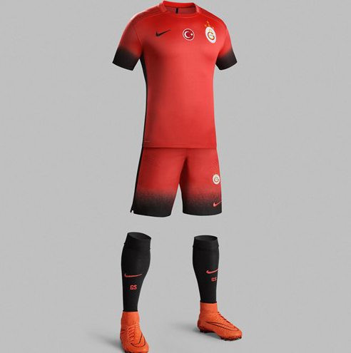 İşte Galatasaray'ın kırmızı forması - Resim: 1