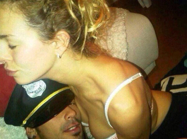 Ünlü futbolcu Lavezzi tangayla yakalandı - Resim: 1