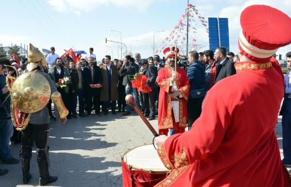 Erzurum'da Diriliş Ertuğrul dizisi ekibine atlı ve mehterli kaşılama - Resim: 4
