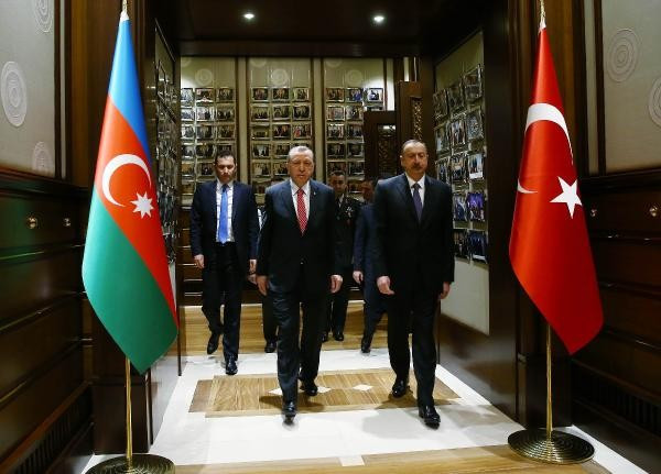 Erdoğan ve Aliyev'in kucaklaşması olay oldu - Resim: 2