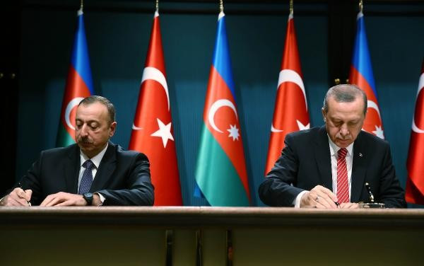 Erdoğan ve Aliyev'in kucaklaşması olay oldu - Resim: 4