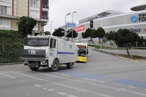 Son haber: Bakırköy pazar alanı ve çevresinde yoğun güvenlik önlemleri alındı - Resim: 2