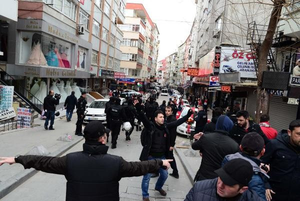 Son Dakika: HDP'liler Bakırköy'e yürümek isteyince polis müdahale etti - Resim: 1