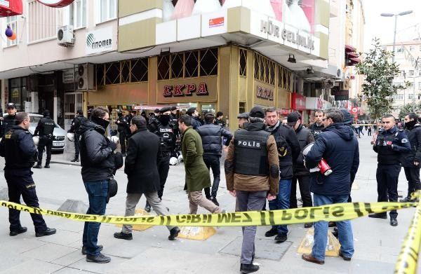 Son Dakika: HDP'liler Bakırköy'e yürümek isteyince polis müdahale etti - Resim: 4