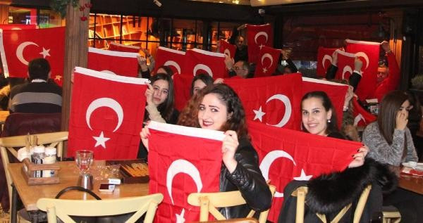 Teröre karşı Türk Bayrağı kampanyası başlatıldı - Resim: 2