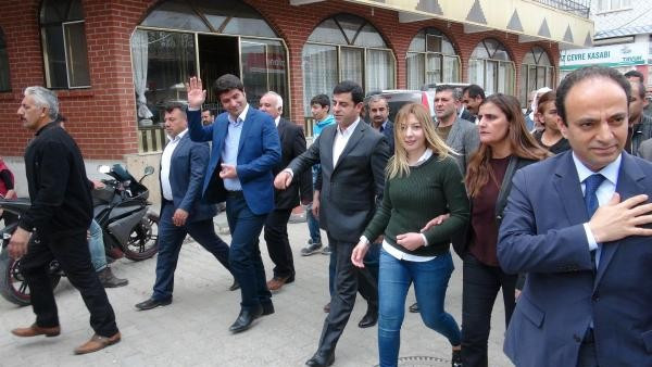 Demirtaş'tan Davutoğlu'na: Bosna Kasabı ceza aldıysa, seninde hesap vermen için elimizden geleni yapacağız - Resim: 3