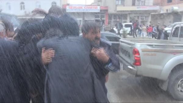Demirtaş'tan Davutoğlu'na: Bosna Kasabı ceza aldıysa, seninde hesap vermen için elimizden geleni yapacağız - Resim: 4