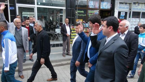 Demirtaş'tan Davutoğlu'na: Bosna Kasabı ceza aldıysa, seninde hesap vermen için elimizden geleni yapacağız - Resim: 5