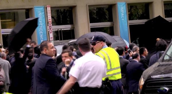 Erdoğan’a şemsiyeli koruma - Resim: 1
