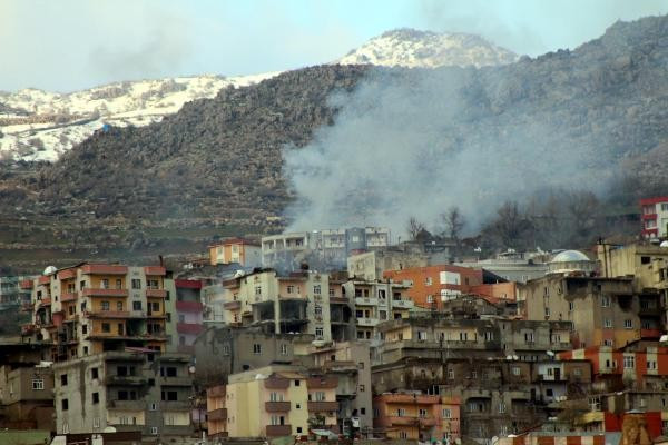 Şırnak'ta keskin nişancı PKK'lıların gizlendikleri evlere top atışı - Resim: 3