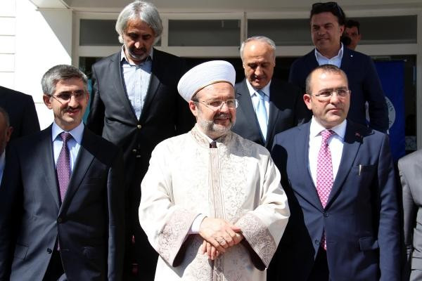 Diyanet İşleri Başkanı Görmez: Bizde imam hatip liseleri olduğu için canlı bombalı eylemler olmuyor - Resim: 6