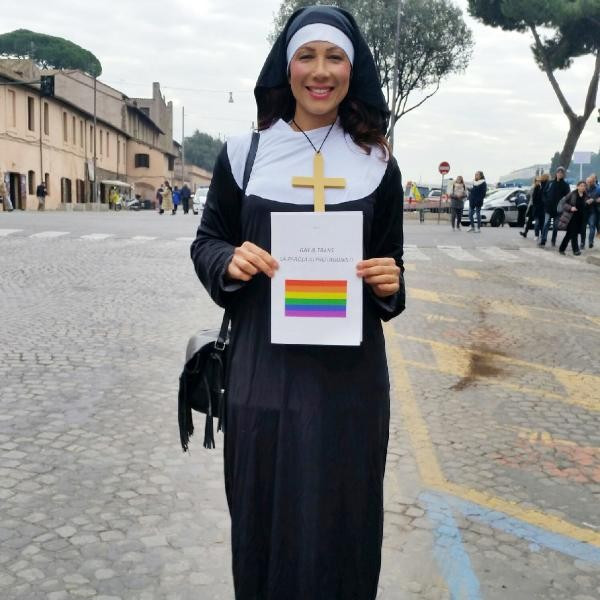 İtalya’nın ünlü Türk travestisi Efe Bal, yerel seçimlerde aday oldu - Resim: 1