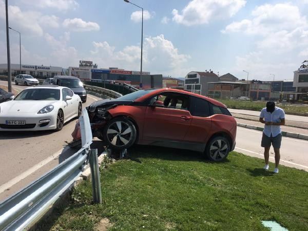 Bursasporlu Sercan Yıldırım, kaza yaptı - Resim: 1