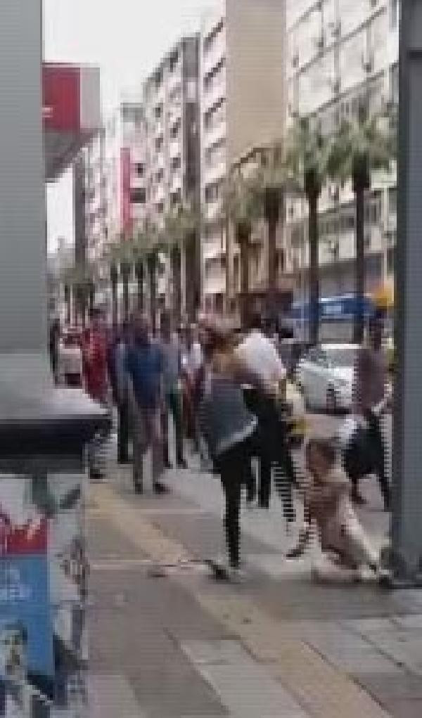 İzmir'de iki kadın arasında bıçaklı kavga - Resim: 6
