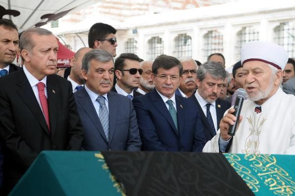 Erdoğan, Gül ve Davutoğlu'nu buluşturan cenaze - Resim: 1