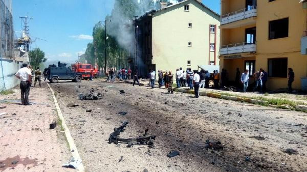 Son dakika haberi: Tunceli Ovacık'ta PKK, bomba yüklü araçla saldırdı: 2'si polis 9 yaralı - Resim: 7