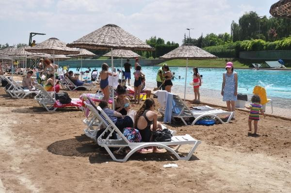 Burası Bodrum değil, Eskişehir plajı tıklım tıklım - Resim: 3