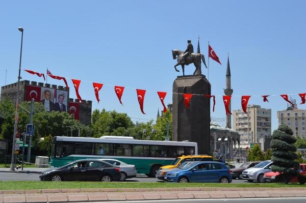 Erdoğan geliyor dedikodusu Kayseri'yi sokağa döktü ama... - Resim: 1