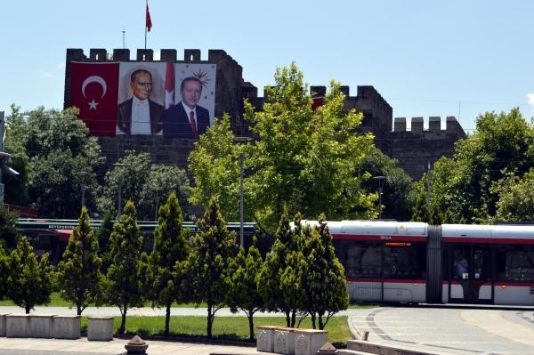 Erdoğan geliyor dedikodusu Kayseri'yi sokağa döktü ama... - Resim: 2