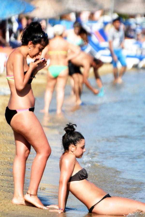 Bodrum'da plajda havlu atacak yer kalmadı - Resim: 7