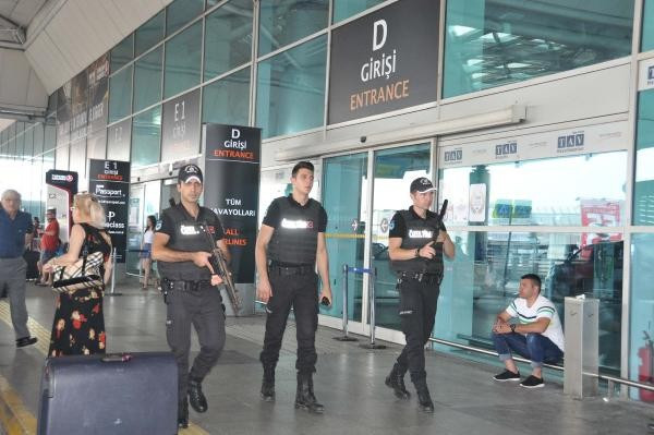 Atatürk Havalimanı'nda güvenlik en üst düzeyde - Resim: 3